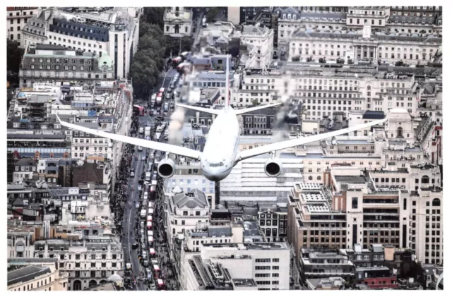 Postcard RAF, Voyager Aircraft RAF100 Parade and Flypast over London 80F