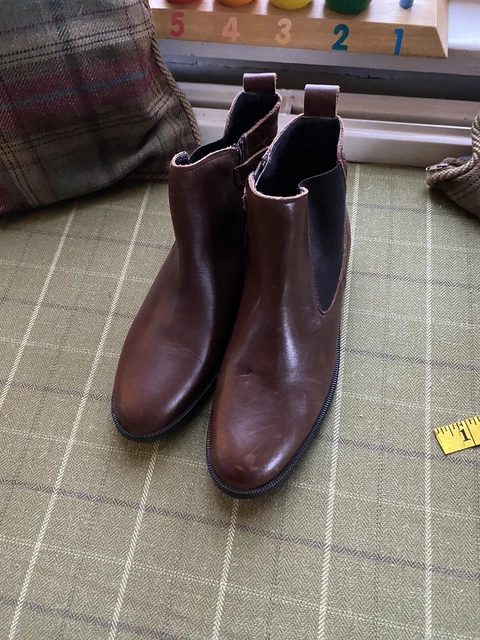 Charles clinkard sales girls boots