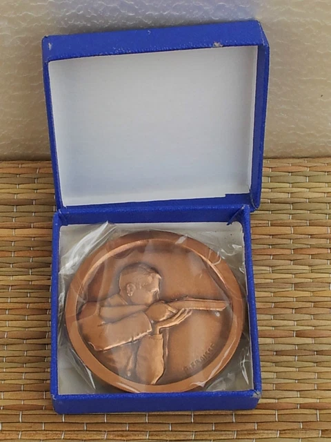 ANCIENNE MÉDAILLE SIGNÉE aisse F.f.e.p 1966 Coca Cola EUR 12,00