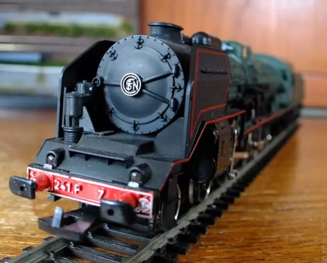 Jouef 8260 HO gauge SNCF Class 241P steam locomotive in green livery