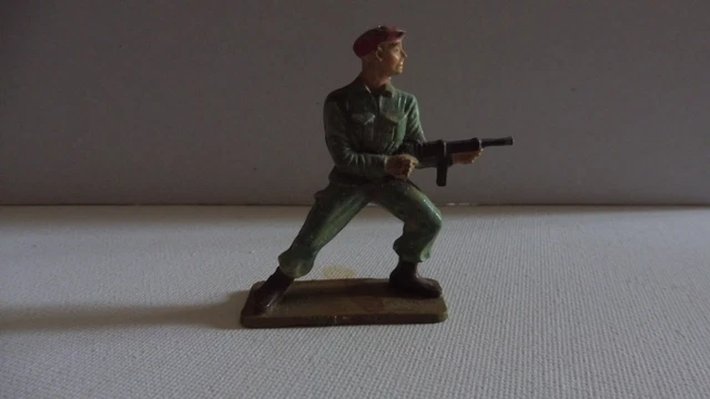 Figurine Starlux - Soldat Parachutiste Debout Avec Mitraillette - N°043 - Occasion