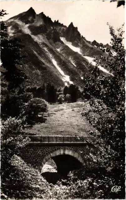 CPA Le MONT-DORE Vue du Pic du SANCY prise du pont de la DORE (408637)