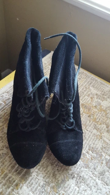 Steve Madden 8.5 Luxe Black Suede Bootie Tie Foldover Euc Desired Black Sole