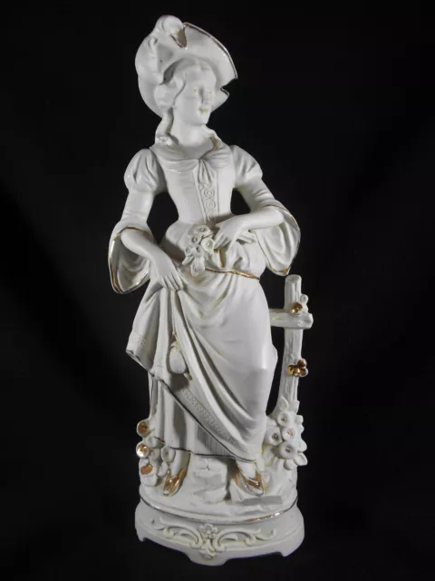 SUPERBE GRAND BISCUIT 32,5 Cm FIGURINE FEMME AUX FLEURS EN PORCELAINE ALLEMAGNE