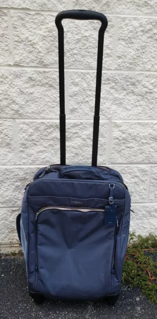 Tumi International Carry On Voyageur Tres Leger Suite Case Blue Spinner 4 Wheels