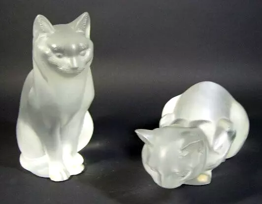 Cat Figurine - Lalique "Chat" A Large Cat In Clear /  Crystal Sitting  Large Cat