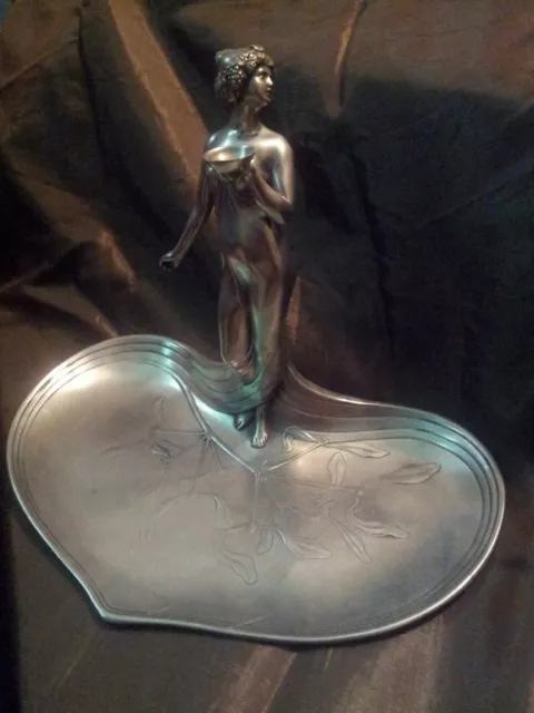 ART NOUVEAU Belle Epoque Bombonera Estaño Sellos siglo XlX Antigua Retro Mujer