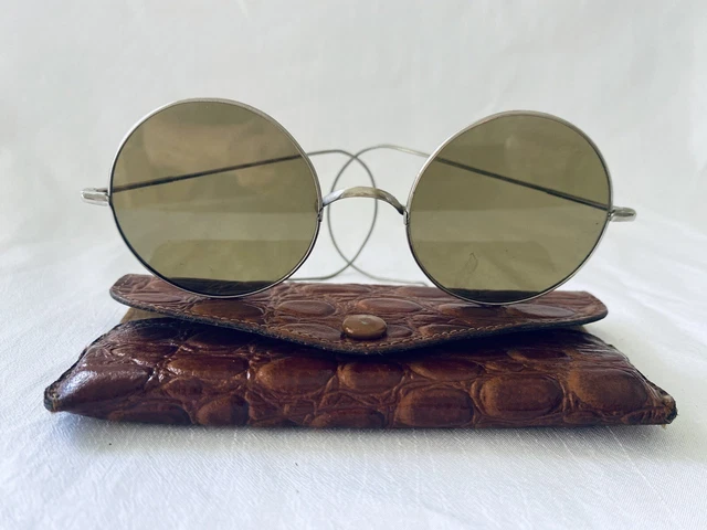 Vintage Silver Tone  WILLSON LENNON LOOKING Green Sunglasses with Case