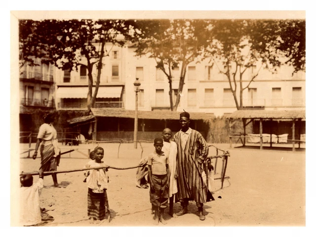 Photo Vintage Tunisie - école En Promenade - Tirage Citrate Circa 1895 - Format 9x12 Cm