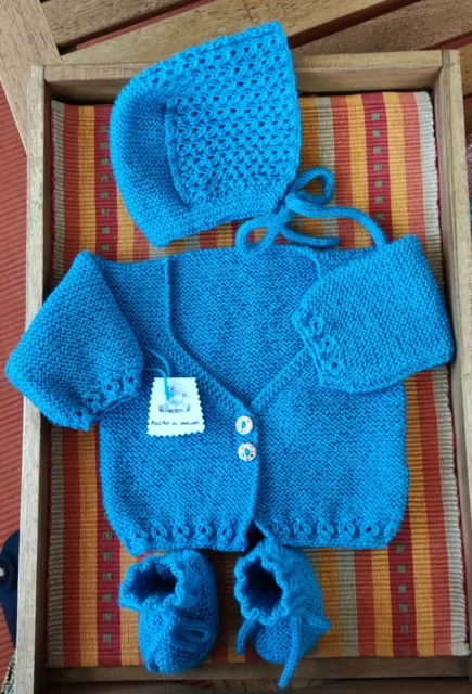 Conjunto lana bebé chaqueta , zapatos y  capota 6-12 meses . Hecho a mano