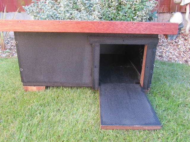 Hedgehog House / Caja de Hibernación / Producto de calidad tablero duro comercial