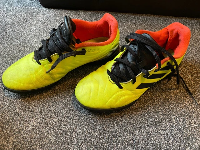 Boys football sales boots size 4