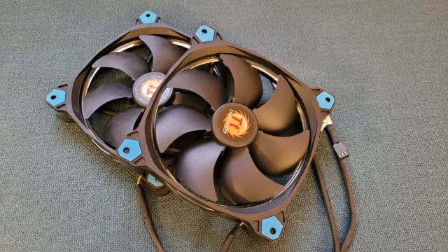 2 fans Thermaltake 140cm TT-1425