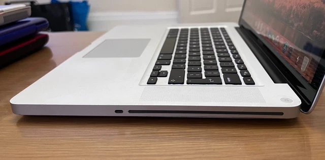 15" Apple MacBook Pro metà 2010 - Intel i5 2,4 GHz / 8 GB RAM / 256 GB SSD A1286 5