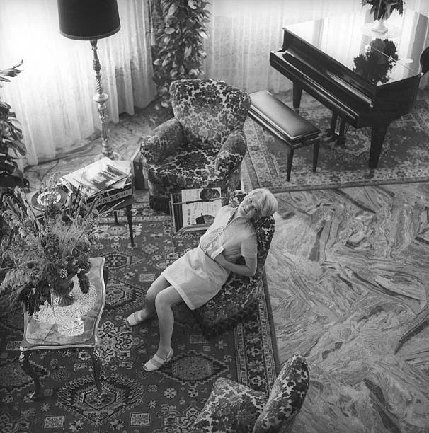 italian-singer-patty-pravo-1960s-old-photo-14-9-00-picclick-au