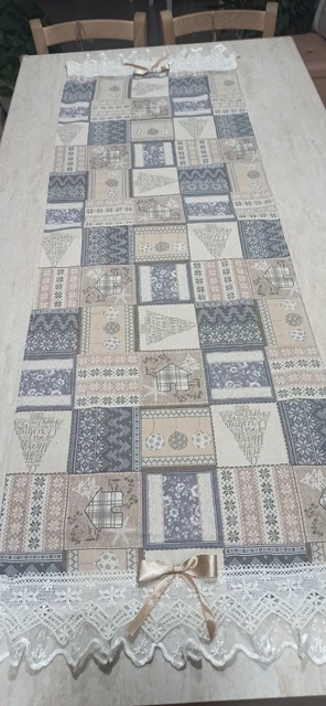 Runner Centrotavola Morbidissimi Cuori - 45x135 Cm - Beige Con Cuori Intagliati - Stile Country Chic - Made In Italy