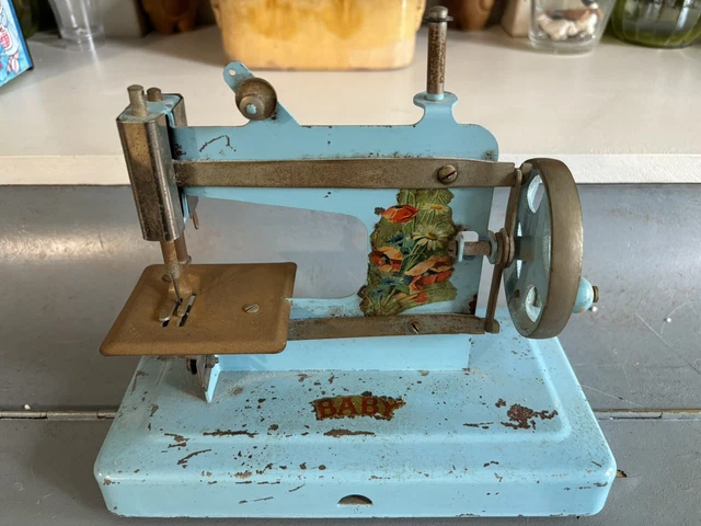 Machine à Coudre D'enfants, Vers 1900