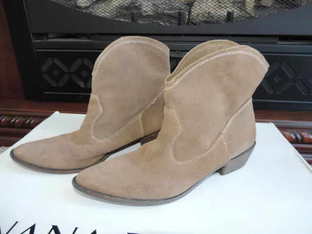 Womens Size 10 * MOSSIMO * Taupe Suede Leather Ankle Boots S323 Booties