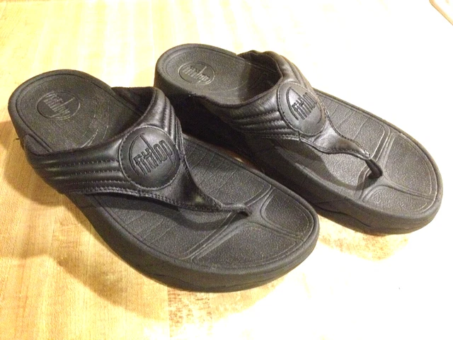 FitFlop Womens 7M Walkstar 3 Black Leather Flip Flop Platform Wedge Thong Sandal