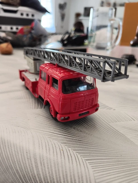 NOREV PLASTIQUE MAGIRUS Berliet GBK 18 citerne pompiers rouge 1/43 EUR