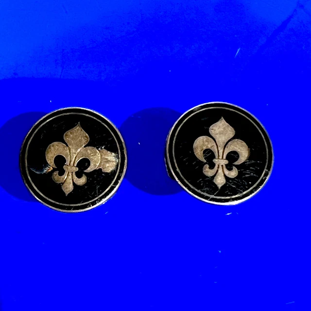 Broche aimantée Porte lunettes fleur argentée nacre