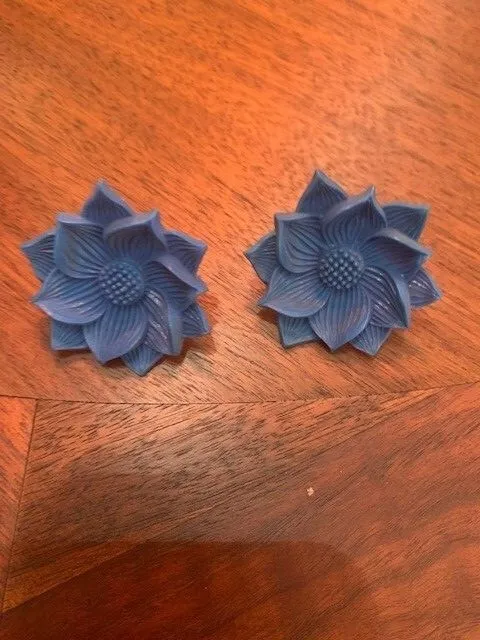 Vintage Curtain Tie Backs Blue Plastic Flowers