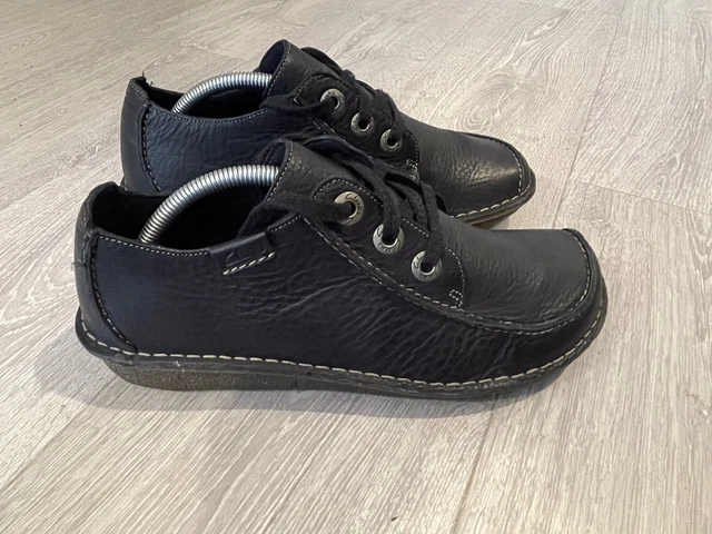 clarks polyveldt shoes