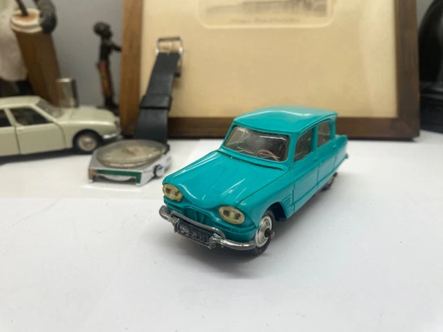 AU JOUET PARISIEN: Norev Modèle n° 54 Citroën Ami 6 3CV