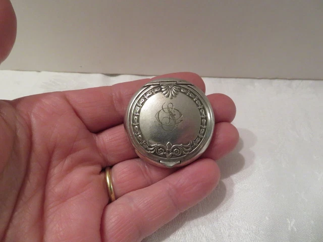 Poudrier Ancien En Argent Massif 900 - Riche Ciselage - Poudrier De Poche Vintage