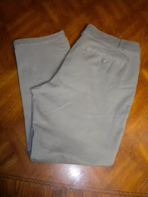 Under Armour Green Stretch Pants Mens Size 38 X 30