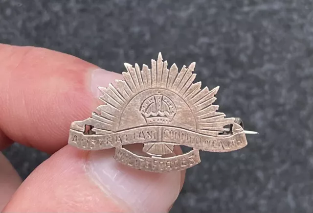 Genuine Australian Commonwealth Military Forces Silver Gilt Maker Marked Badge 2