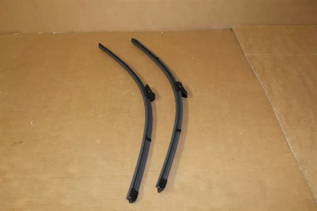 Front aero wiper blades VW T5.1 / T6 T6.1 (UK / RHD ONLY) New genuine VW