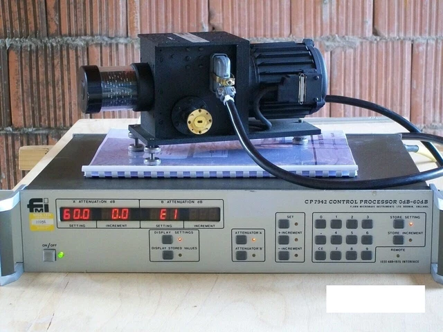 FMI FLANN MICROWAVE waveguide attenuatore motorizzato 33-50 Ghz WR22 con controllo