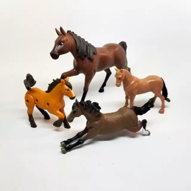 Schleich Horse Club 8-Piece Horse Toy for Girls and Boys Ages 5+, Miniature  Shetland Pony Family