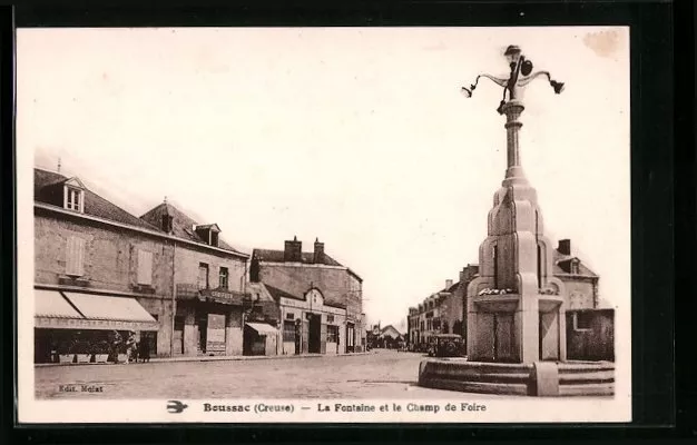 CPA Boussac, La Fontaine et le Champ de Foire