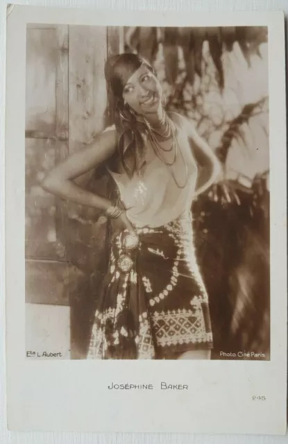 Josephine Baker. Foto Kino Paris. Nein. 245. Postkarte.