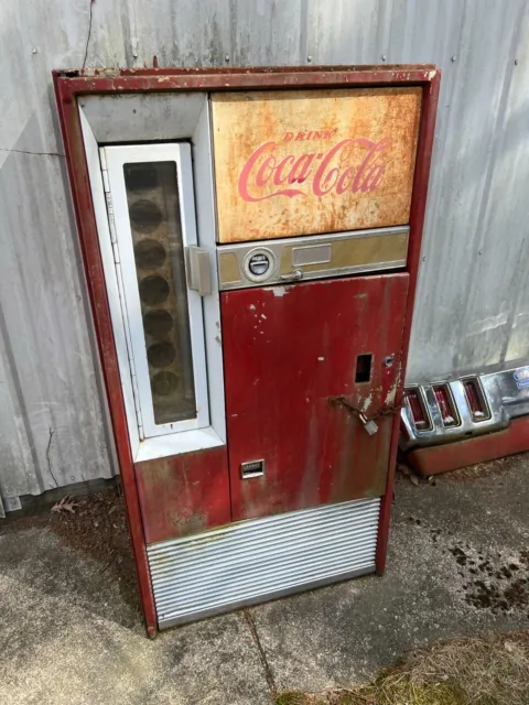 Coke Machine-Cooler (NOT WORKING) SEE VIDEO
