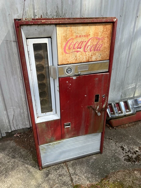 Coke Machine-Cooler (NOT WORKING) SEE VIDEO