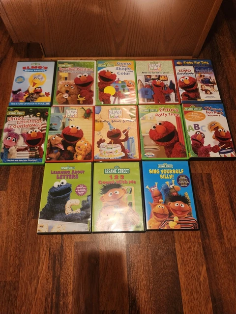 Fisher-Price Sesame Street Elmo Chatouille interactive