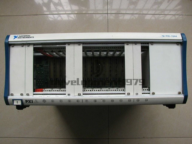 ONE USED National Instruments NI PXI-1044 PXI chassis