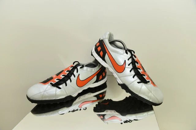 t90 astro turf trainers