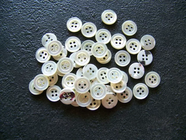 LOT DE 100 BOUTONS NACRE ECRU  4 TROUS  - 12 mm - COUTURE  - E 70