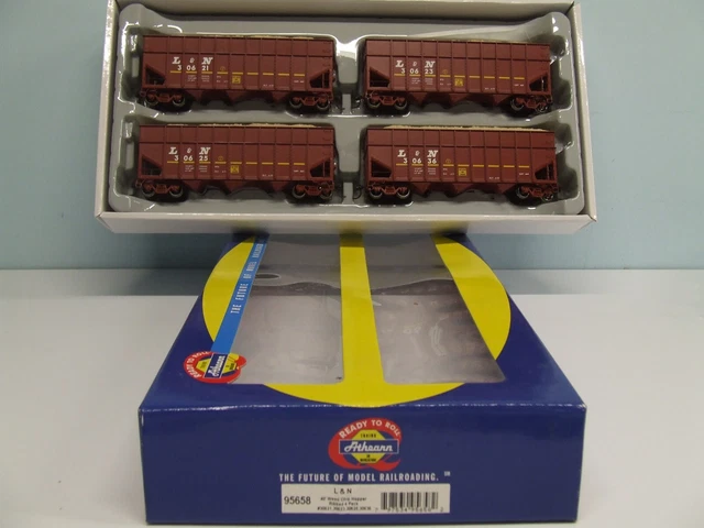 ATHEARN HO 40' Woodchip Hoppers 4 Pack W/Loads L&N Louisville and Nashville. ATHEARN HO 40' Woodchip Hoppers 4 Pack W/Loads L&N Louisville and Nashville.