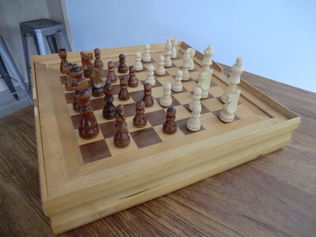 Coffret De Jeux Traditionnels En Bois D’olivier – 4 Jeux En 1 Echecs Dames Dominos Solitaire