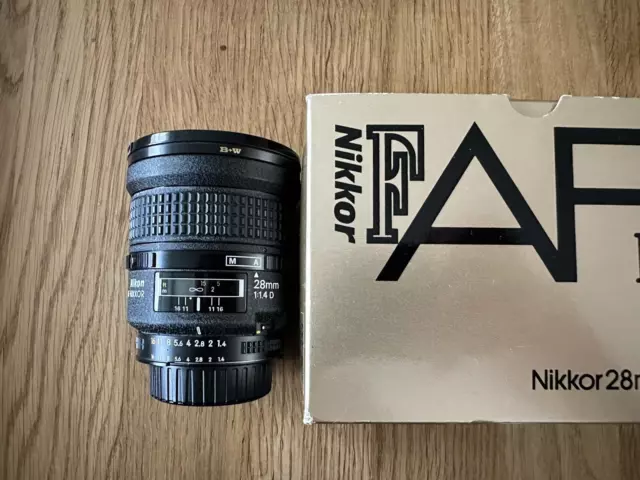 Nikon Nikkor AF-D 28mm f/1.4 Objektiv  -Nur 7000 Exemplare-