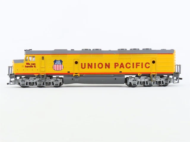 HO AHM UP Union Pacific "We can handle it." EMD FP45 Diesel No# - Unpowered