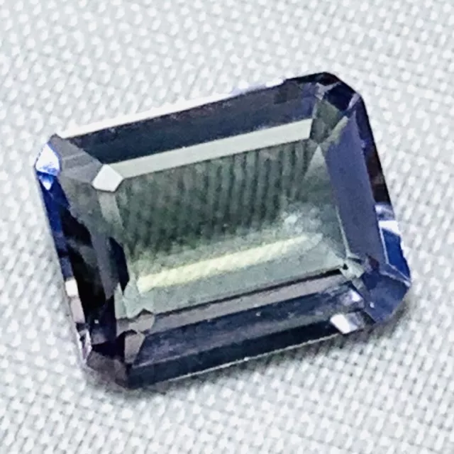 Vera tanzanite blu ottagono 2,24 carati 9,1x7 mm