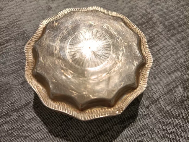 Antiguo Pequeño Envase Pastillas Plata Con Monograma Y Schreitender León Derecho