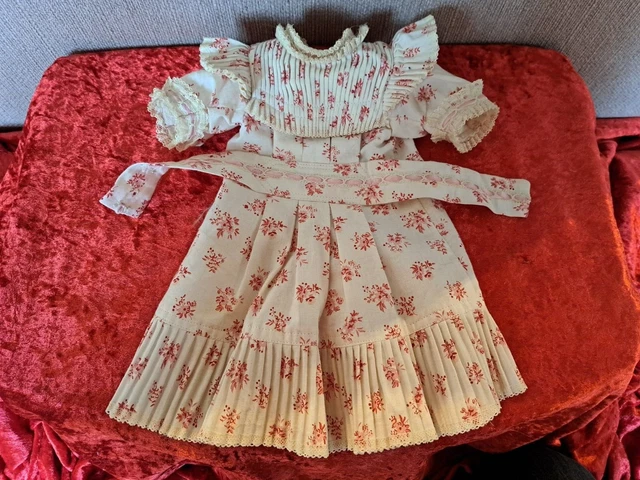 ANCIENNE ROBE ET DENTELLE POUR POUPEES ANCIENNE JUMEAU, BRU, STEINER, SFBJ