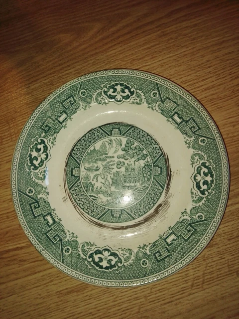 Assiette en Faïence SAINT AMAND Décor Vert d'un Paysage  Asiatique Pagode Chine